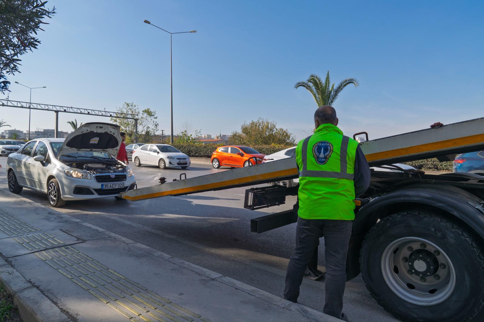 Arızalı Araçlar İzmir Trafiğini Artık Kilitlemeyecek! (2)