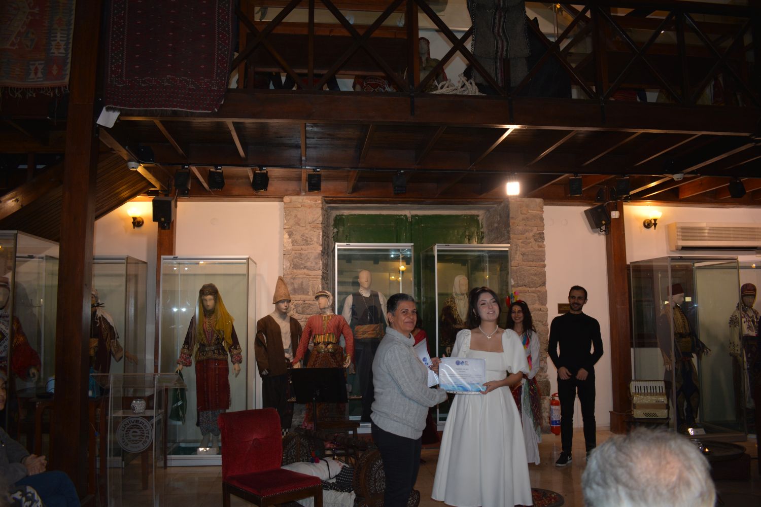 ++Aylin Koç Büşra Gümüş (1)