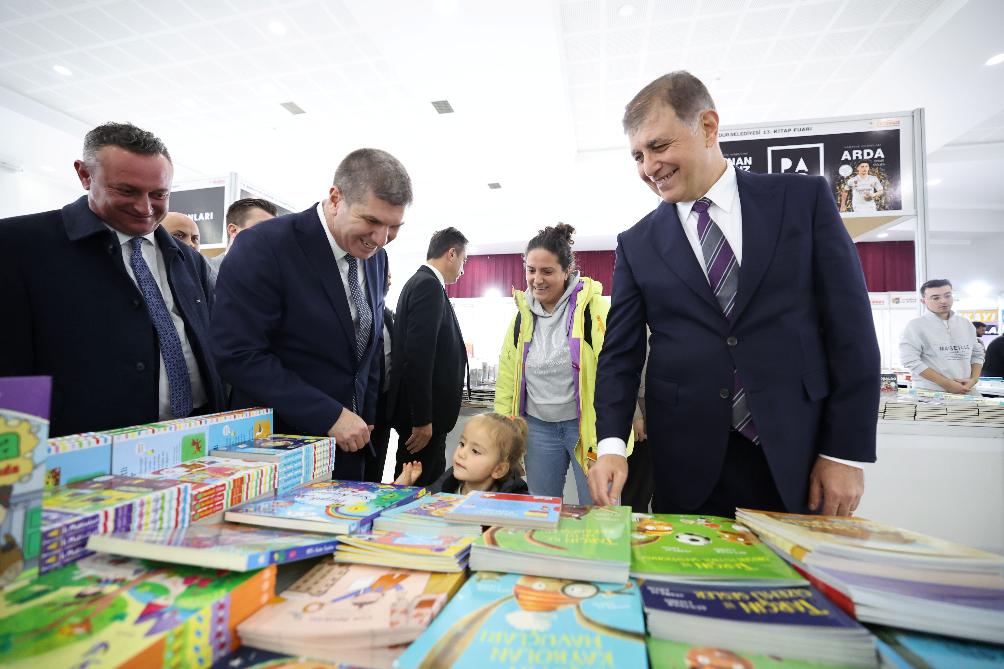 Başkan Tugay Burdur’da 13. Kitap Fuarı Açılışına Katıldı (3)