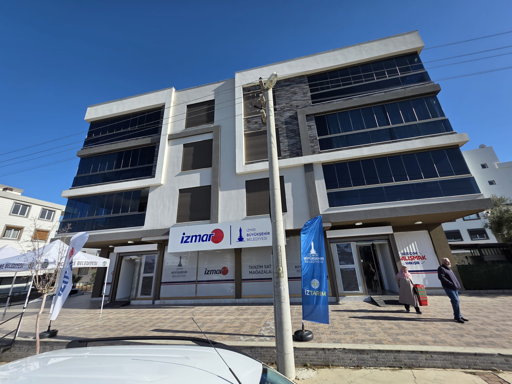 Başkan Tugay Duyurdu İzmar 20 Mağazaya Ulaştı! (2)