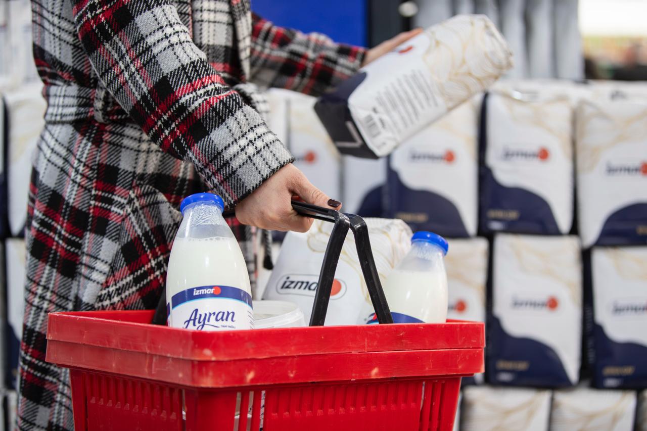 Başkan Tugay Duyurdu İzmar 20 Mağazaya Ulaştı! (21)