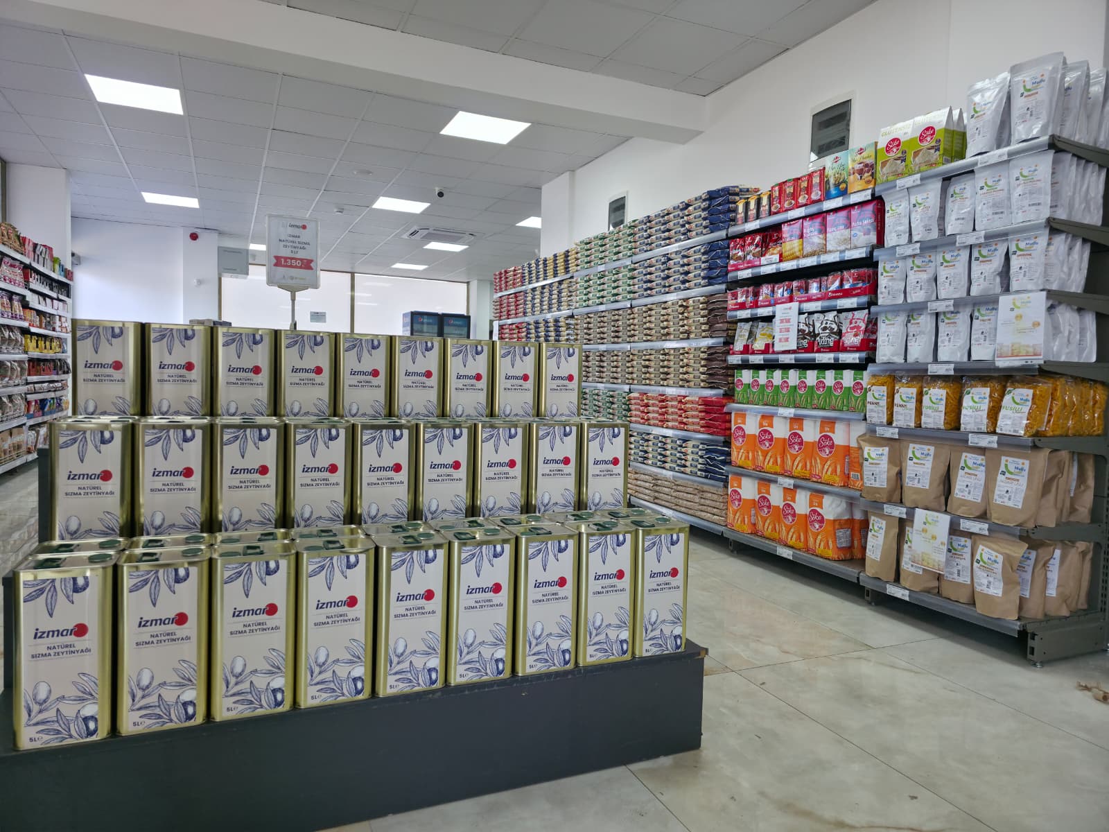 Başkan Tugay Duyurdu İzmar 20 Mağazaya Ulaştı! (3)