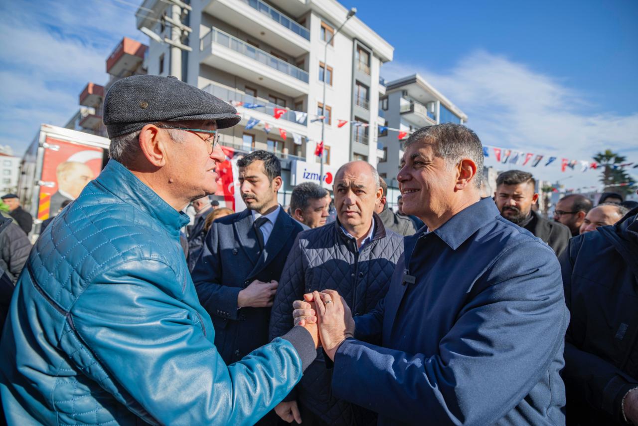 Başkan Tugay Duyurdu İzmar 20 Mağazaya Ulaştı! (9)