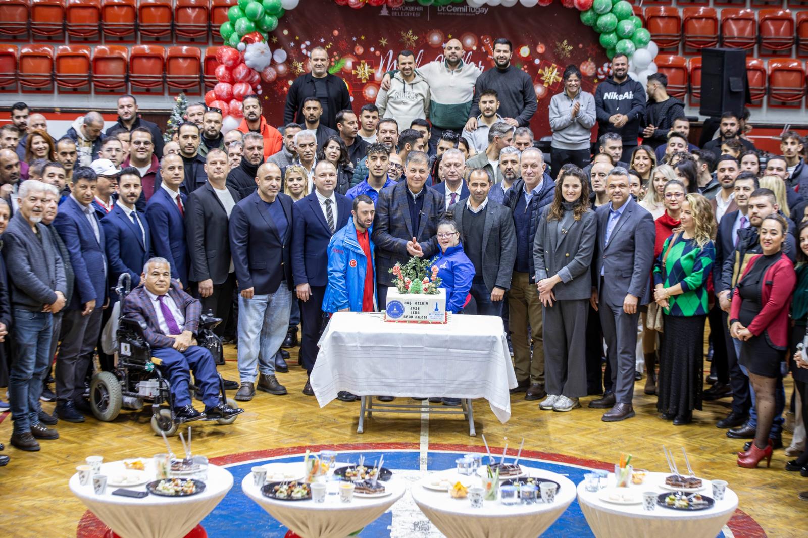 Başkan Tugay Sporcularla Buluştu 'Bize Mutluluk Gözyaşları Döktürün' (3)