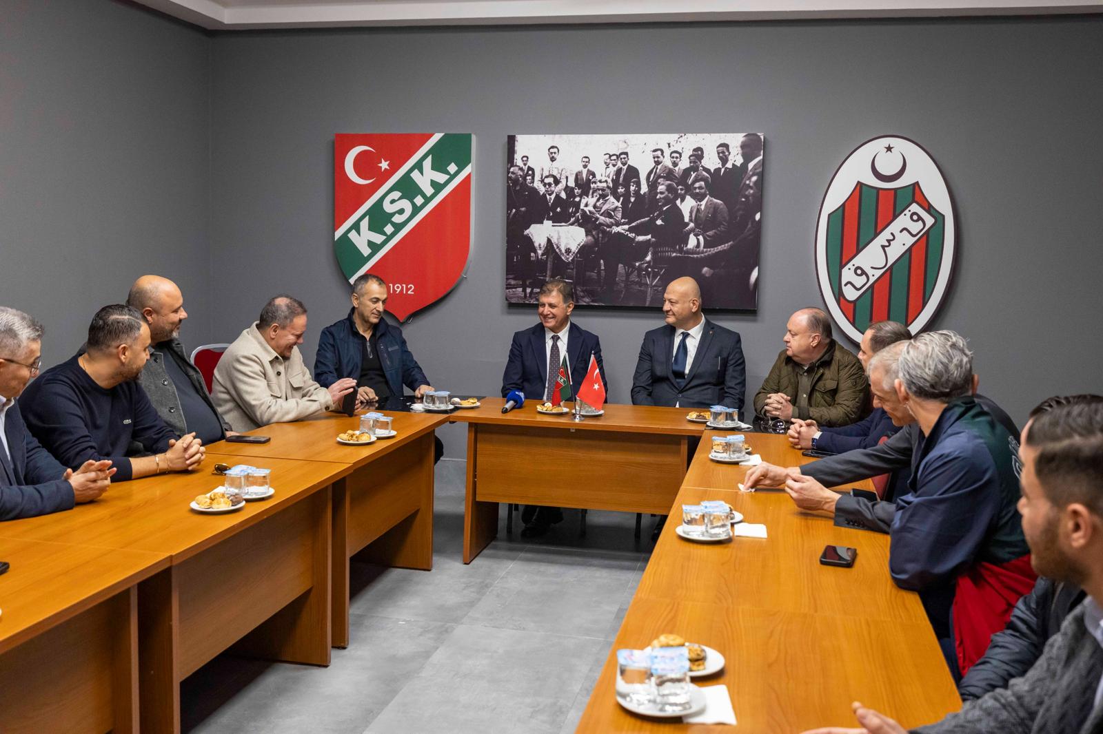 Başkan Tugay’dan İzmir’in Iki Efsanesine Anlamlı Ziyaret (3)