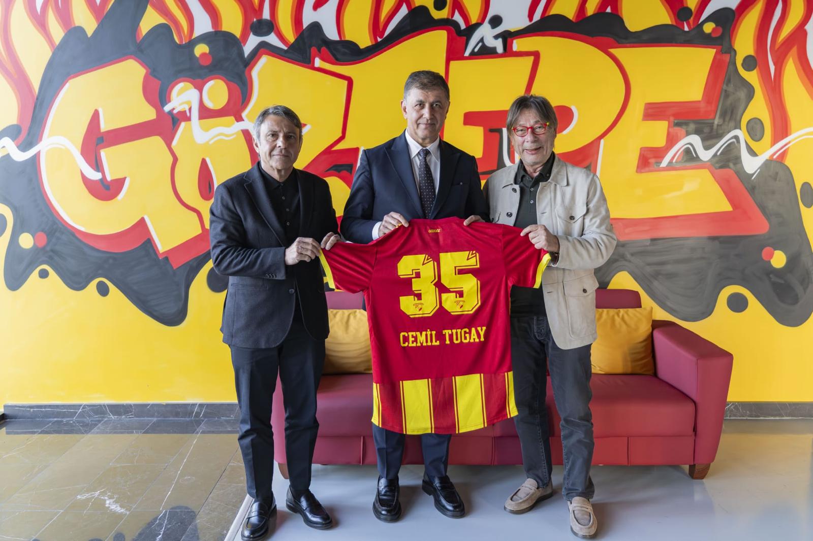 Başkan Tugay’dan İzmir’in Iki Efsanesine Anlamlı Ziyaret (6)