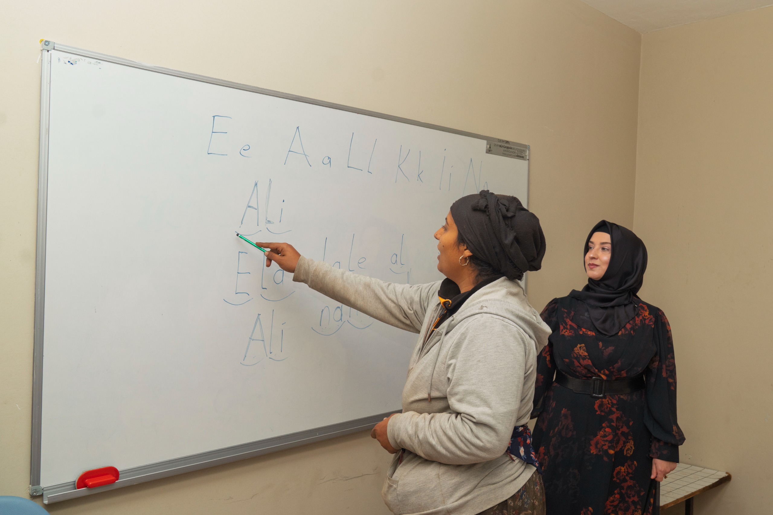 Bayındır Çırpı’daki Dayanışma Merkezi Hayatları Değiştiriyor (1)