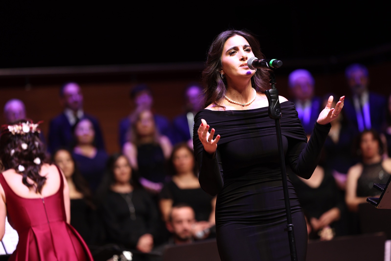 Bedia Akartürk’ten Büyükşehir Korosuna Yeni Yıl Sürprizi (12)