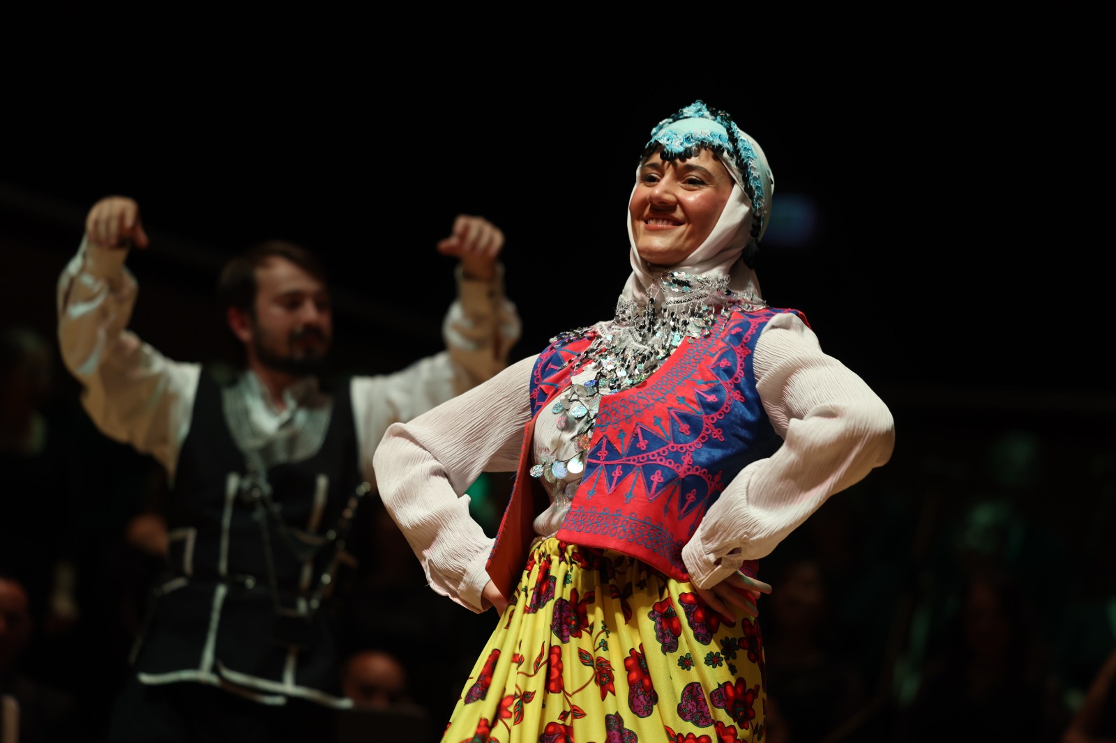 Bedia Akartürk’ten Büyükşehir Korosuna Yeni Yıl Sürprizi (9)