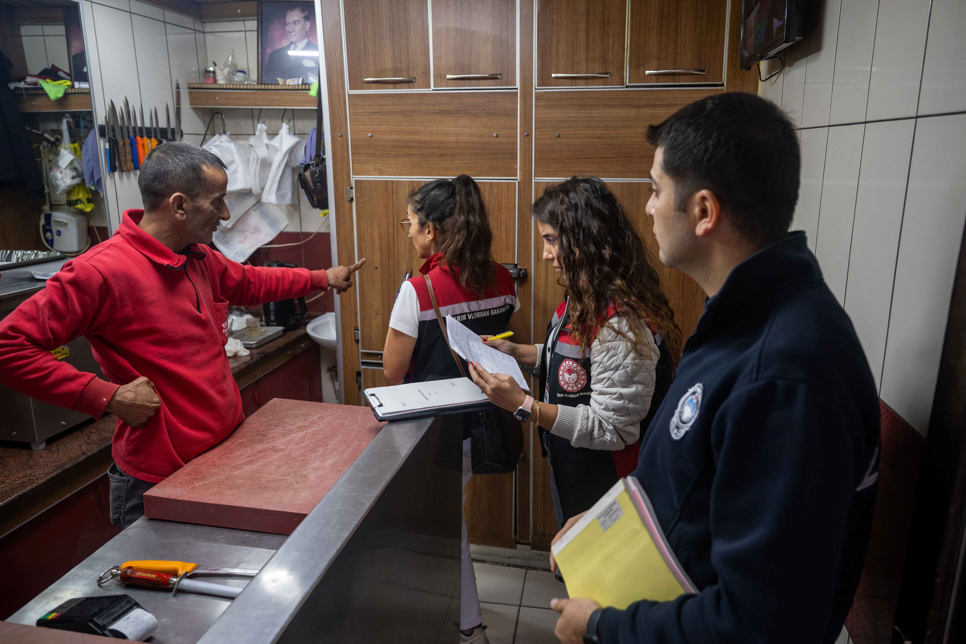 Bornova’da Gıda Güvenliği Denetimi Tarihi Çarşı Mercek Altında (3)