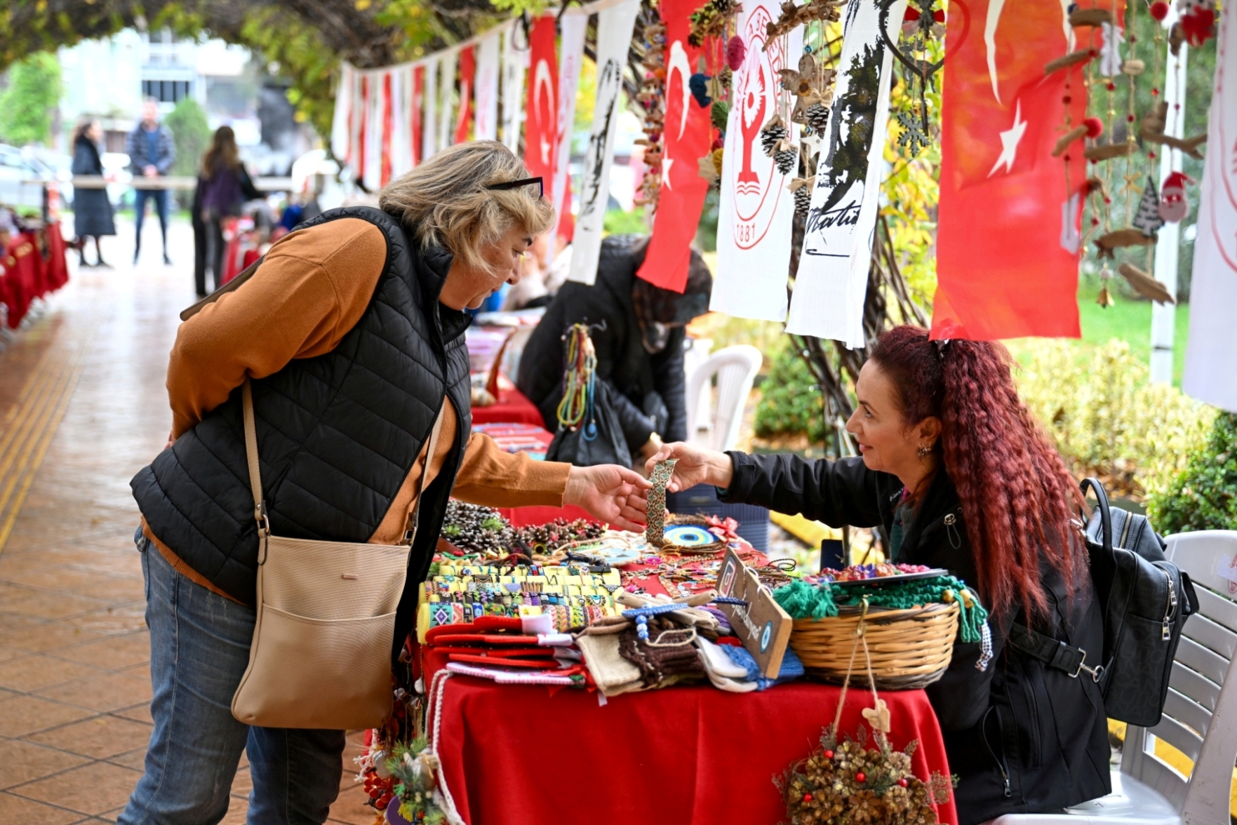 Bornova’da Kadınlardan Yılbaşına Özel El Emeği Pazarı (1)