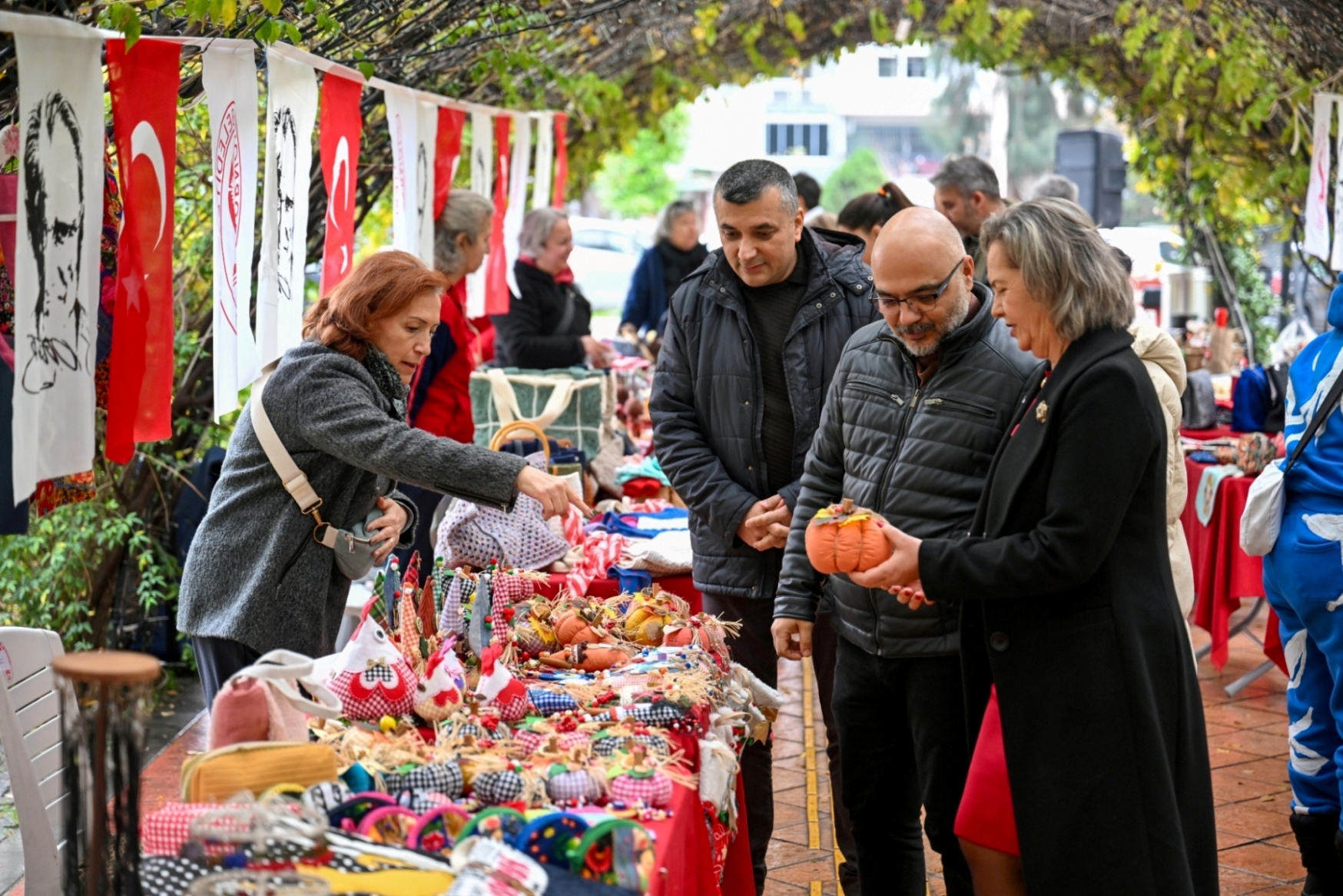 Bornova’da Kadınlardan Yılbaşına Özel El Emeği Pazarı (6)