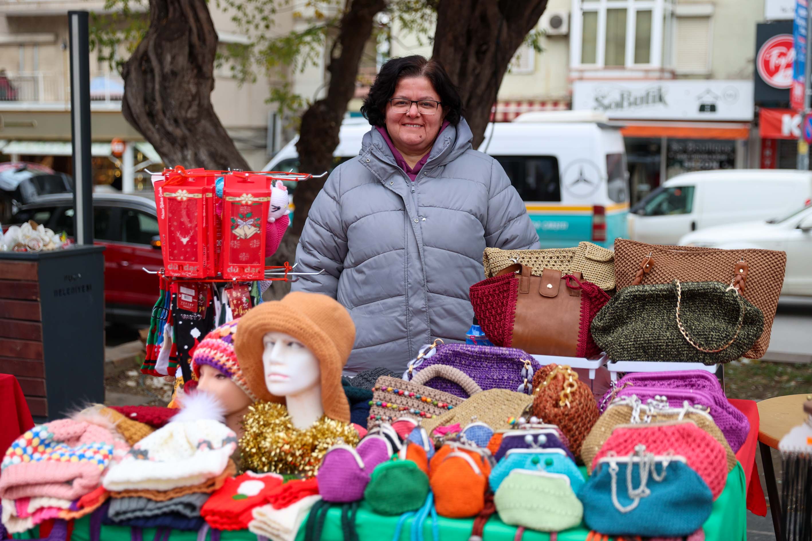 Buca’da Herkes Bu Pazara Akın Ediyor! (2)