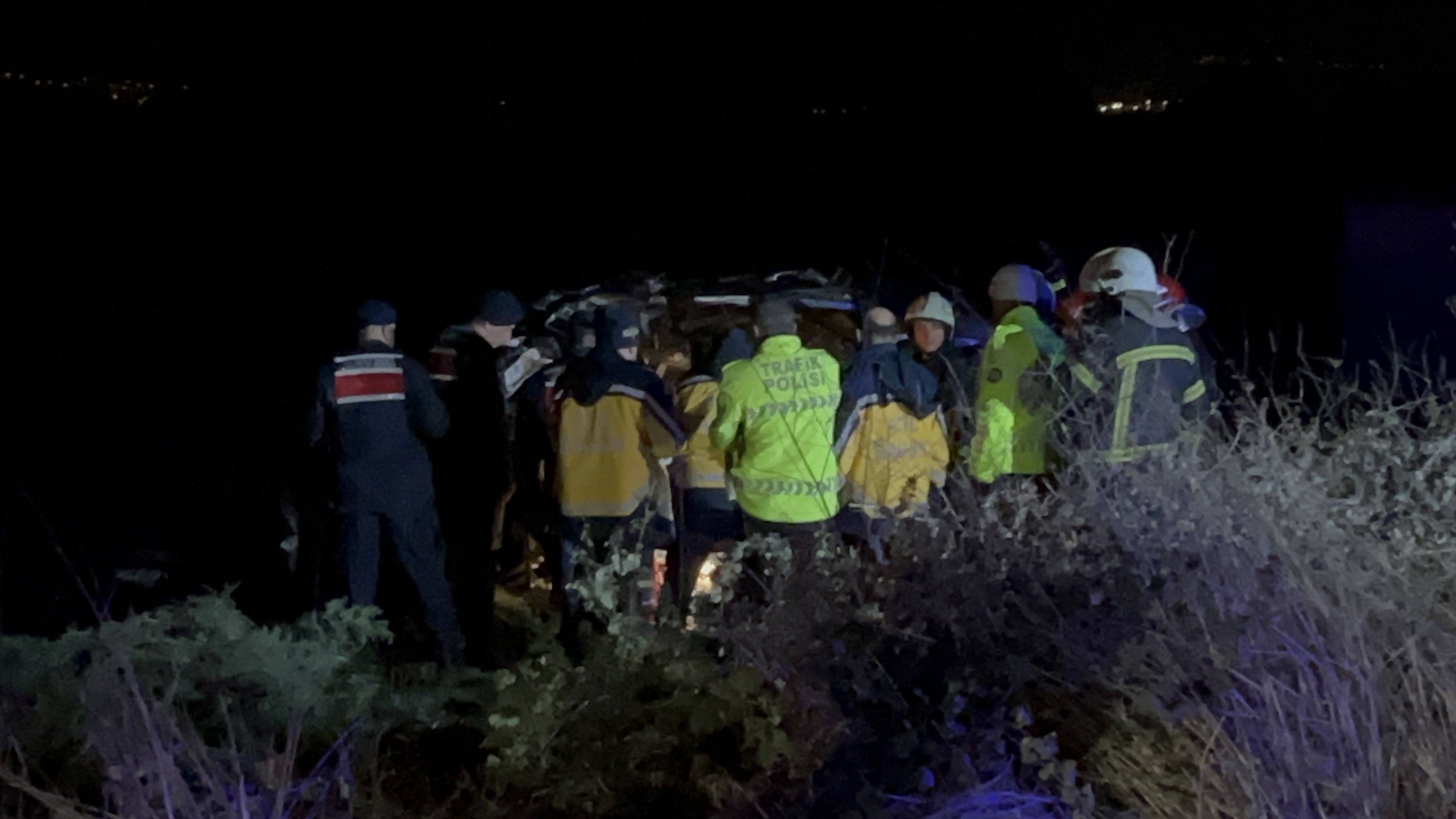 Çanakkale’de Feci Kaza Ters Yöne Giren Araç 5 Can Aldı (4)