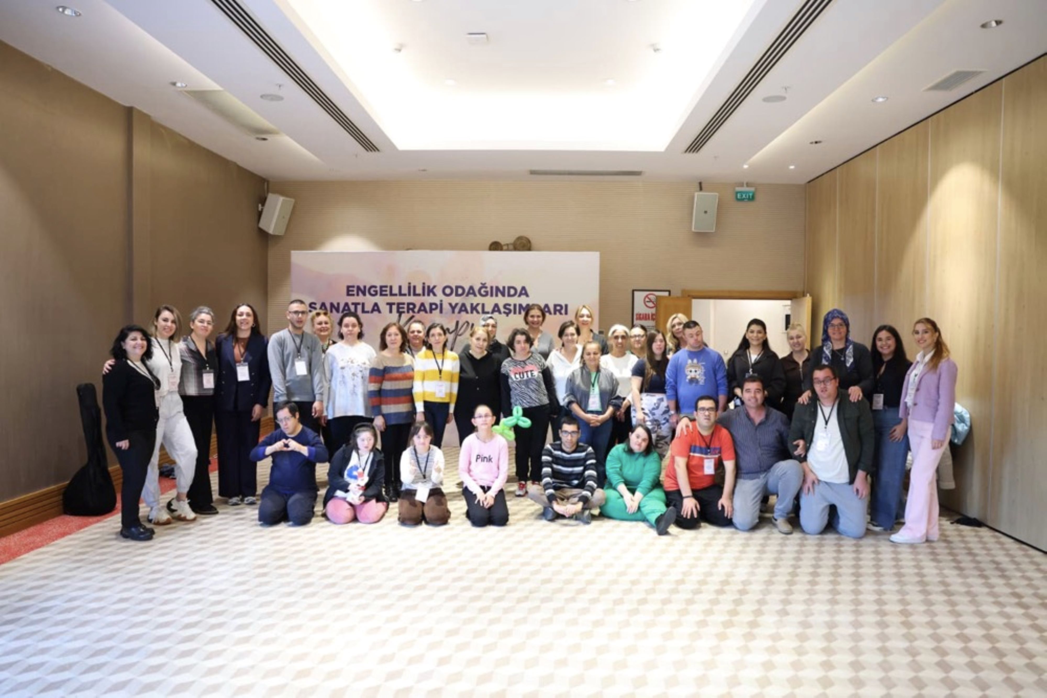 Çeşme’de 'Engellilik Odağında Sanatla Terapi' kampı