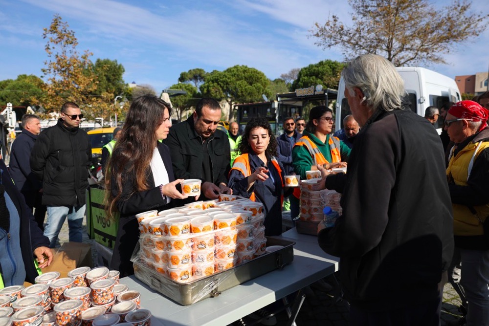 Çeşme’de Gülşah Durbay Için Hayır Yemeği Dağıtıldı (5)