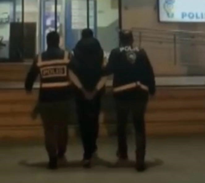 Çiğli’de Zehir Tacirlerine Darbe Binlerce Hap Ele Geçirildi (1)-1