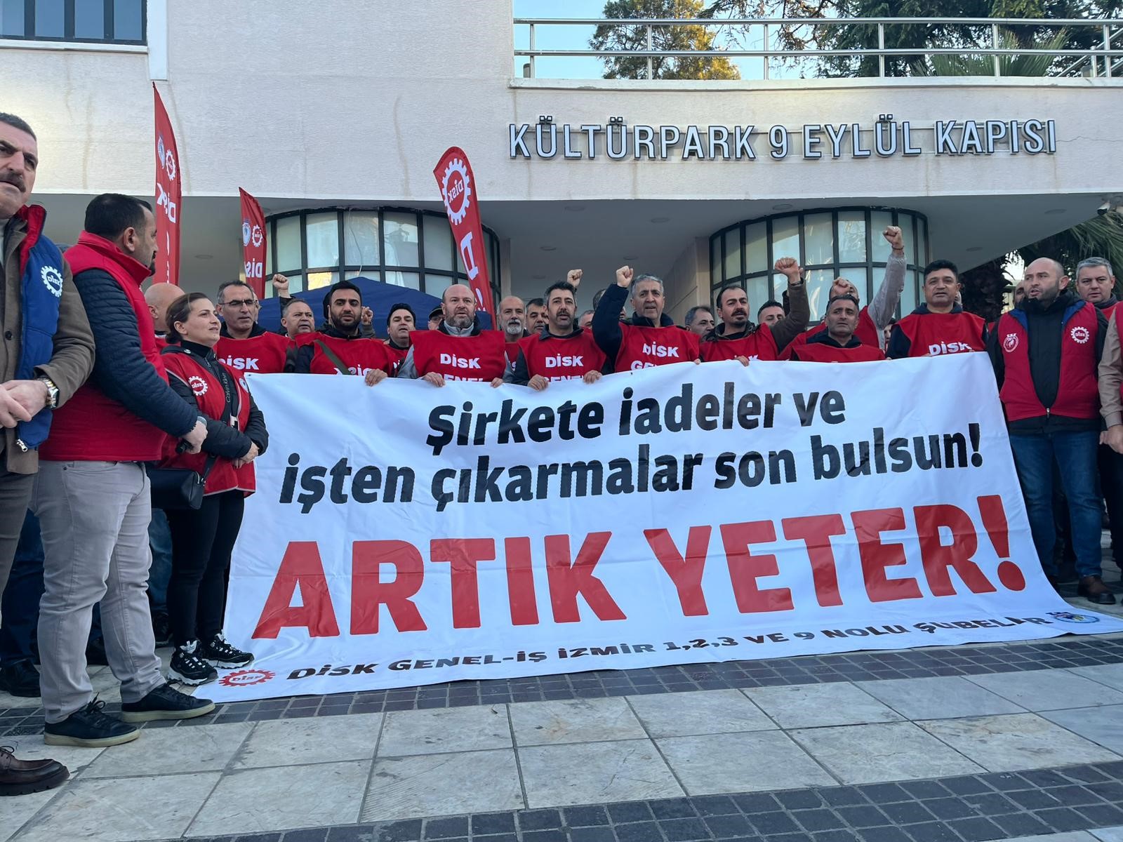 Çıplak Ayak Eylemi Büyüyor 'İşe Iade Olmadan Geri Adım Yok' (3)