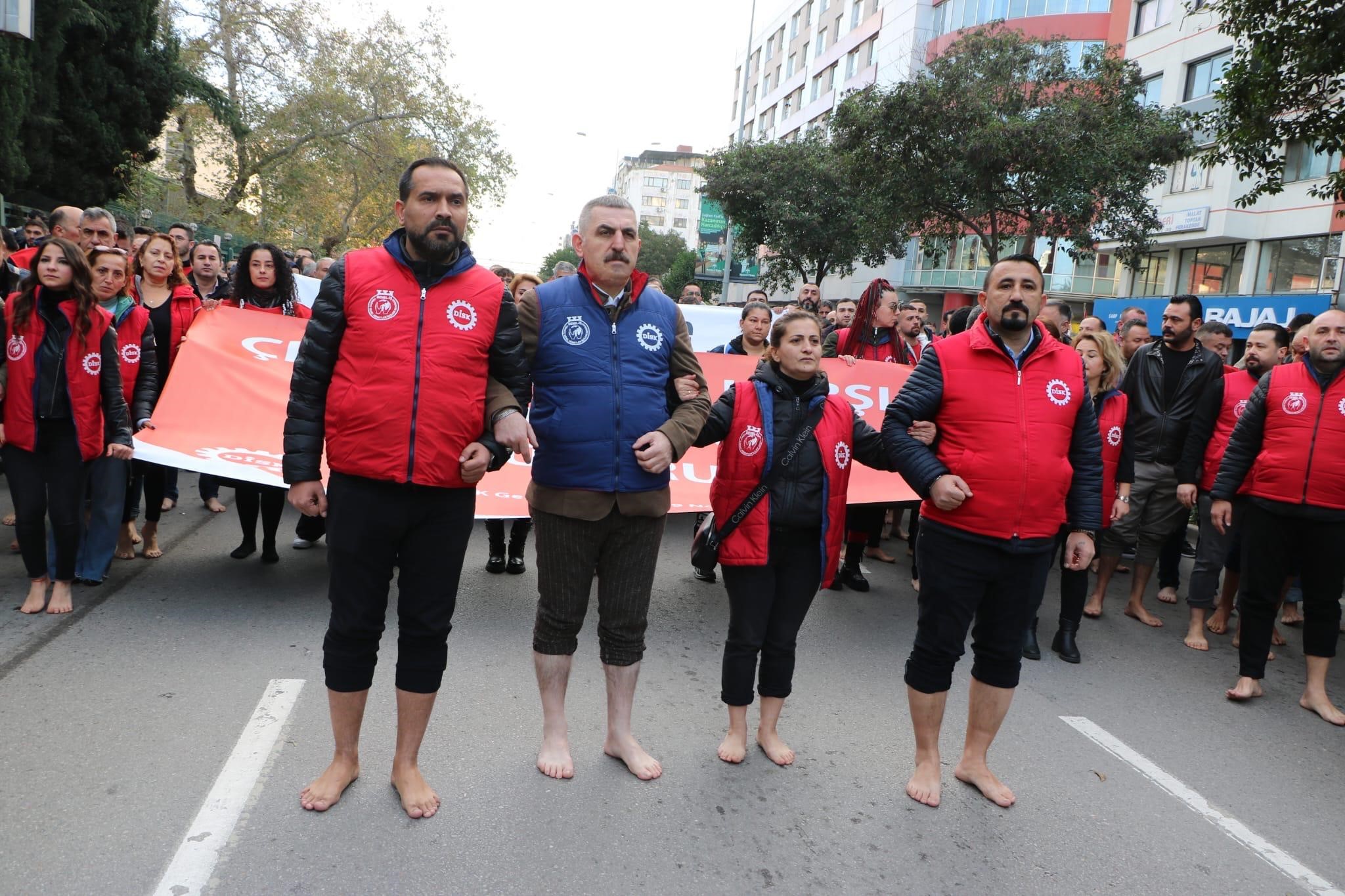 Çıplak Maaşa Çıplak Ayak Yürüyüş İzmir Büyükşehir Işçileri Kültürpark’a Yürüdü (6)