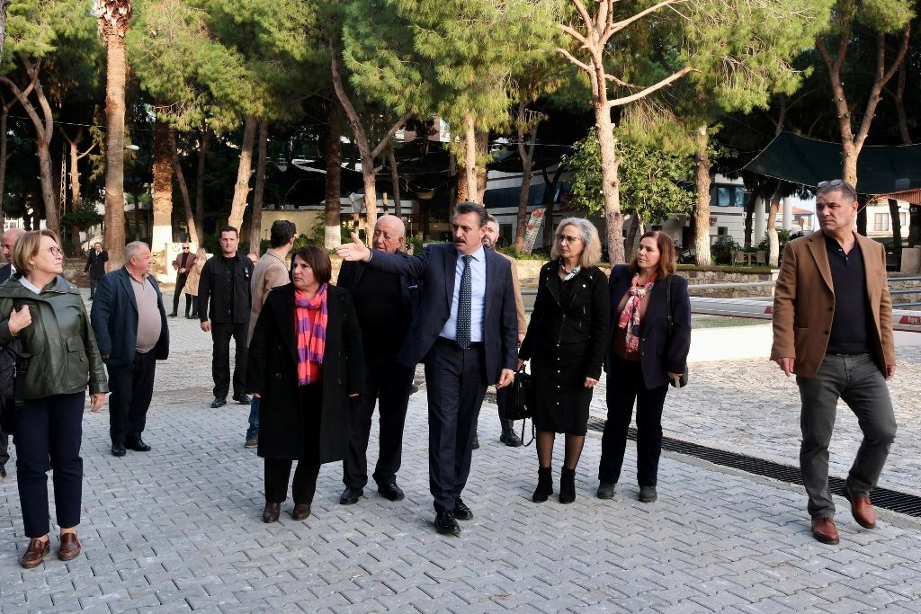 Dikili Belediyesi’nden Çandarlı’ya Yeni Bir Çehre Meydan Projesi Başlıyor (2)-1