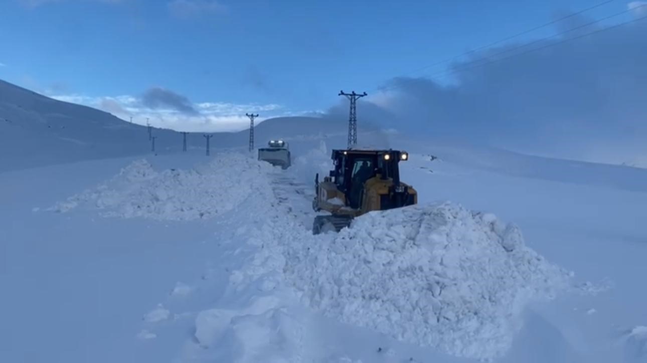 Dozerler Bile Çaresiz Kaldı Böyle Kar Görülmedi (1)