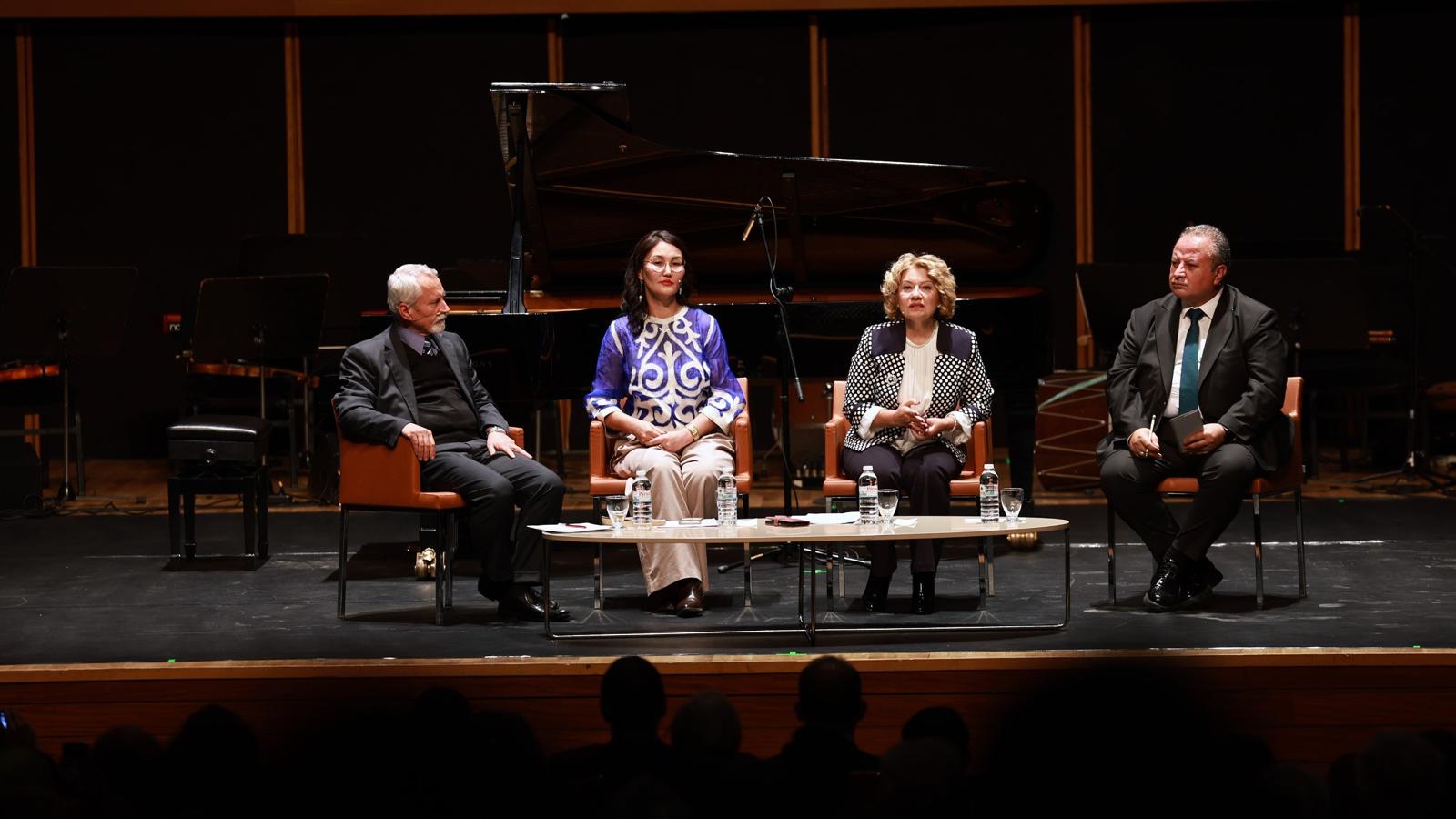 Dünya Türk Dili Ailesi Günü İzmir’de Ilk Kez Kutlandı (1)