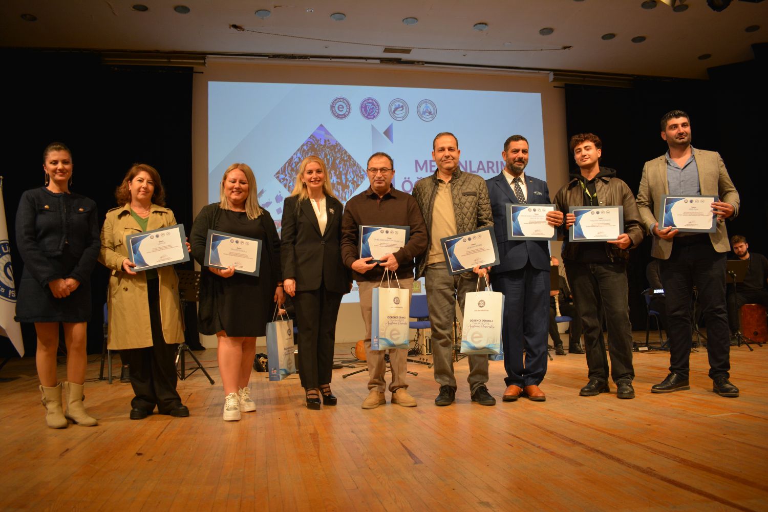 Eü’nün 70. Yılında Özel Buluşma Milli Yüzücü Bengisu Avcı’dan Gençlere Unutulmaz Mesajlar (2)