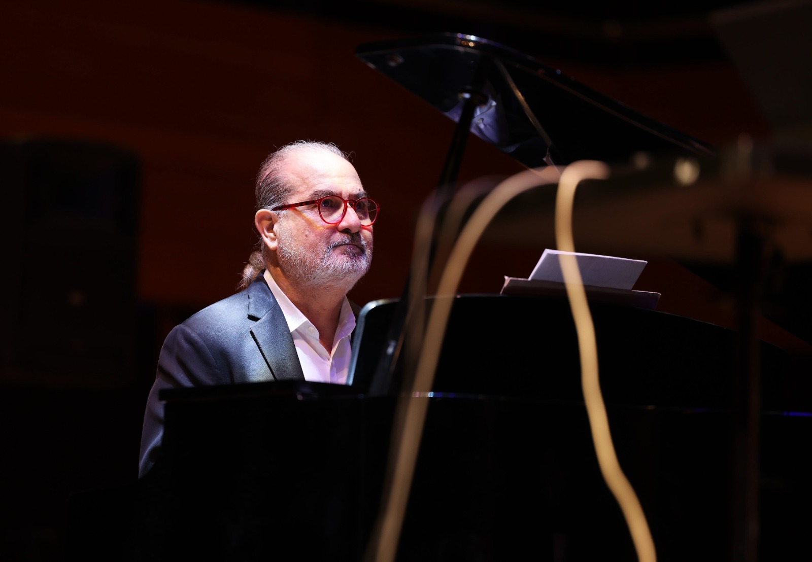 Fatih Erkoç Söyledi, İzmirliler Hep Bir Ağızdan Eşlik Etti (1)