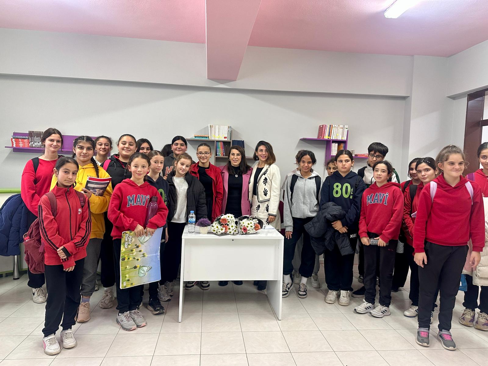 Gazeteci Selma Artar, “Bugünün Kizlari, Yarinin Güçlü Geleceği̇” Projesi Kapsamında Öğrencilerle Buluştu… (3)