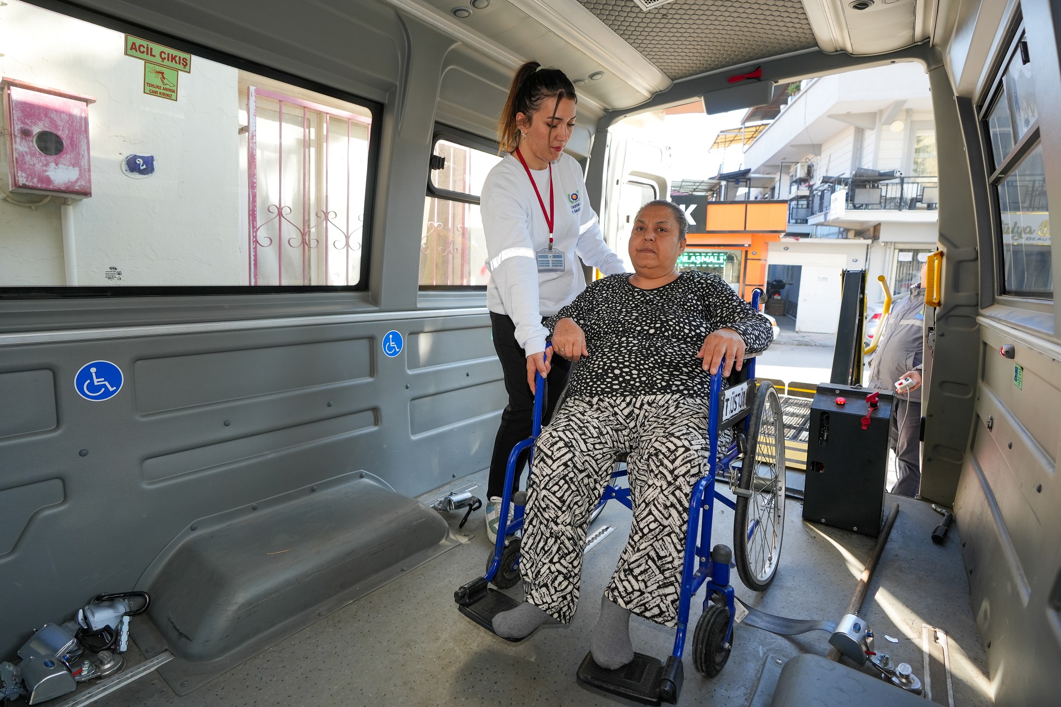 Gaziemir Belediyesi’nin Ücretsiz Ulaşım Desteği (3)