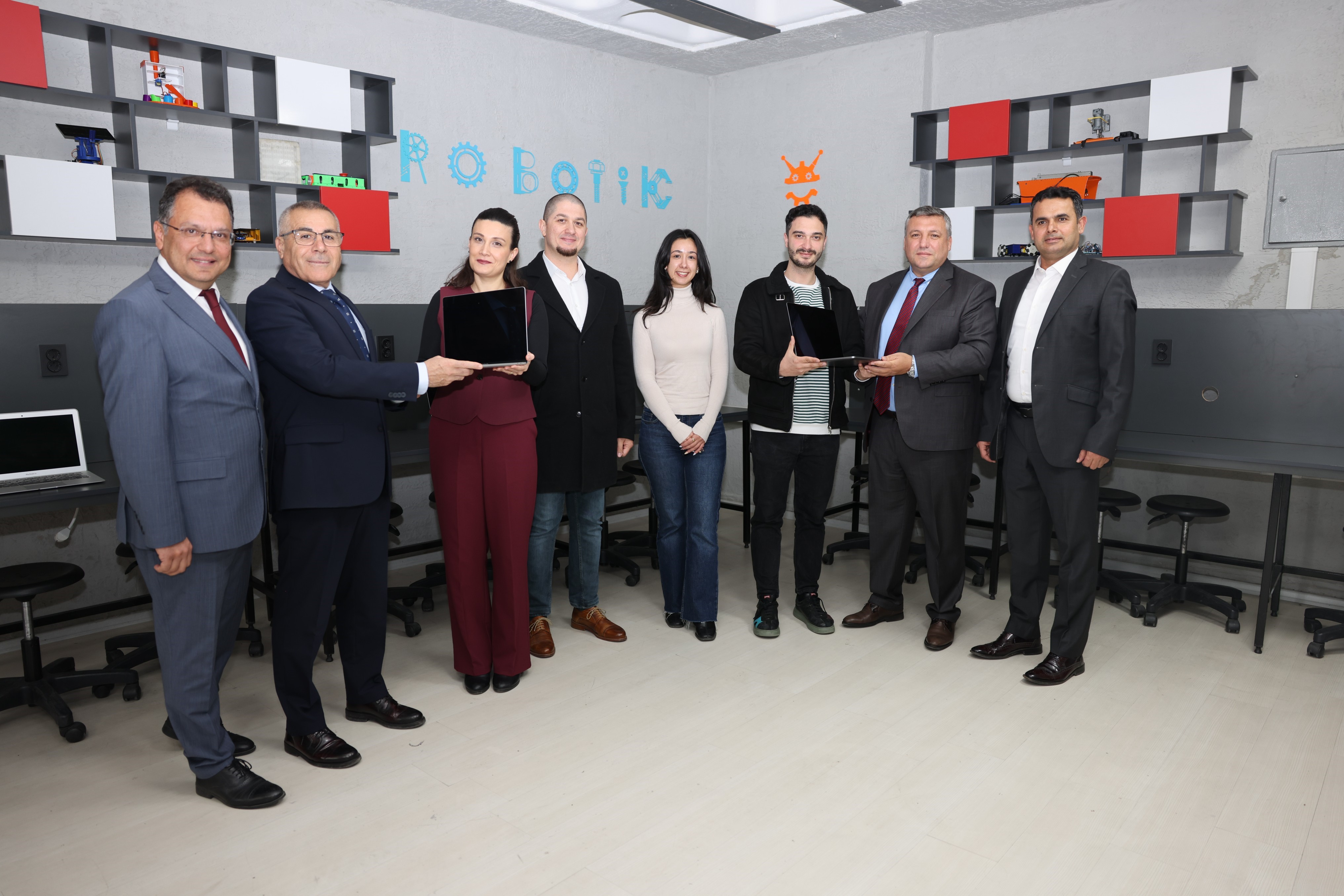 Gaziemir’de Atıl Bilgisayarlar Öğrenciler Için Bağışlanıyor (2)