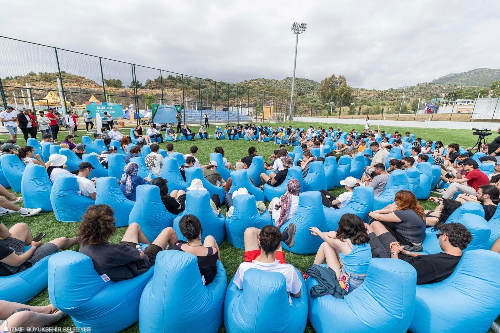 Gençlerin Dinamizmi İzmir’de Sosyal Dönüşümü Hızlandırıyor (4)