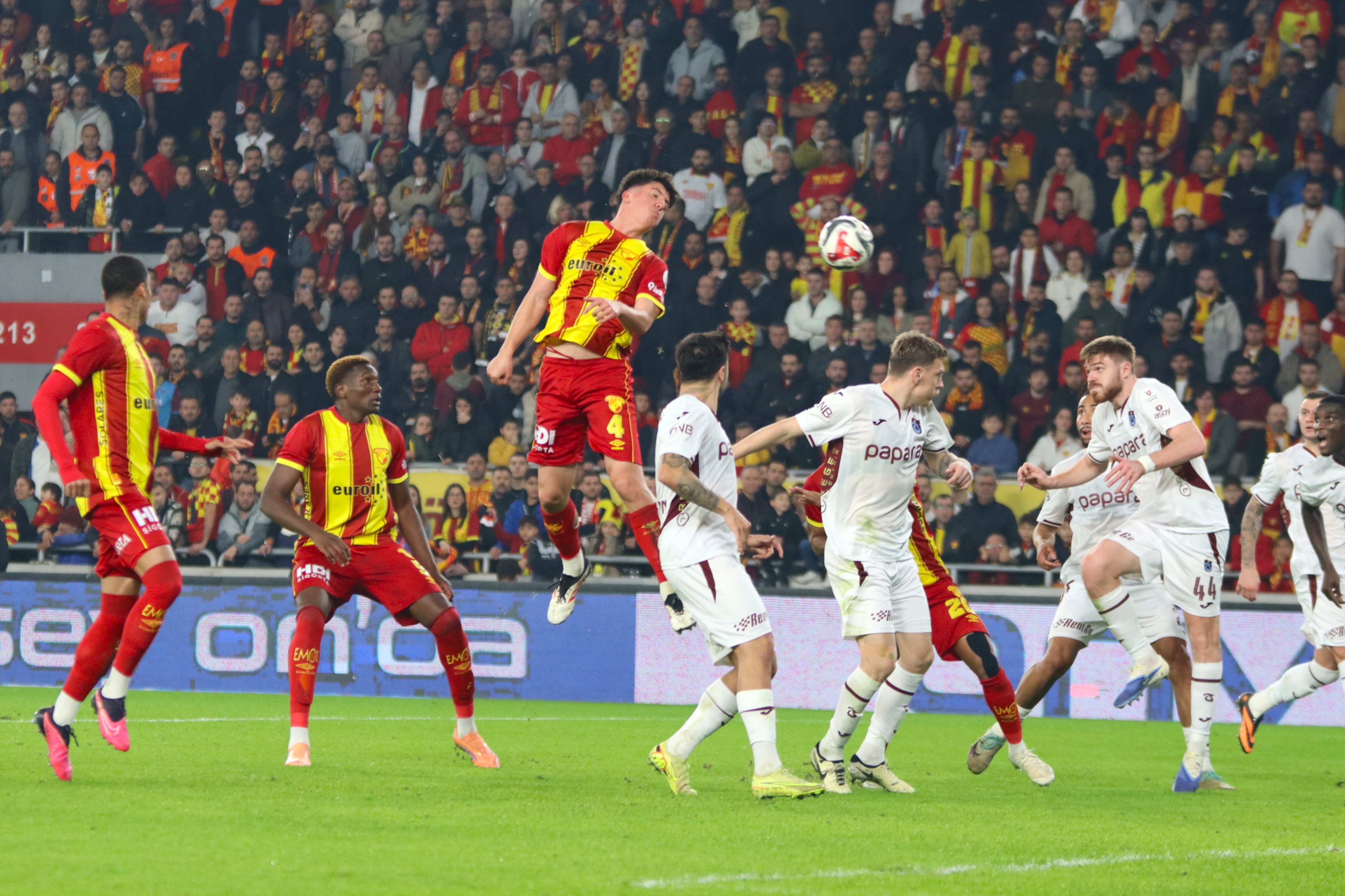 Göztepe Evinde Üzüldü Trabzonspor Muçi Ile Güldü! (11)