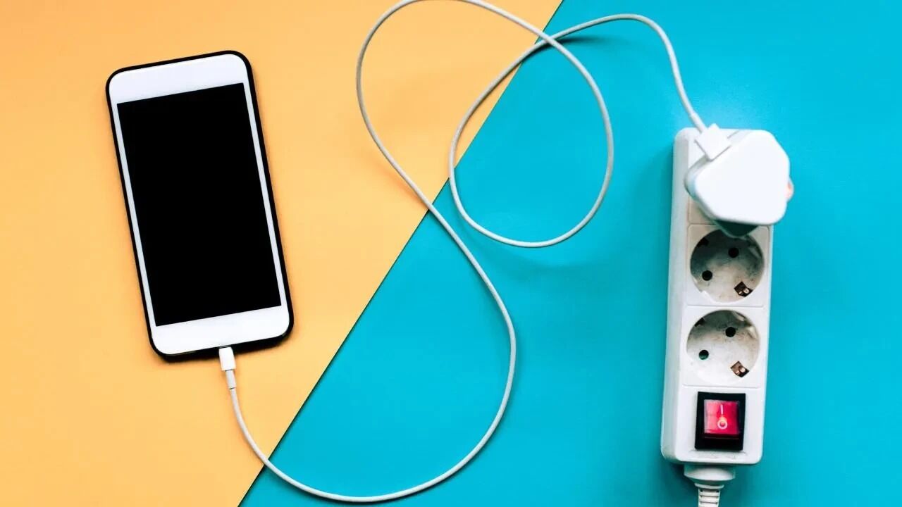 Halka Açık Usb’lere Dikkat Telefon Şarja Takılınca Veri Yolu Açılıyor!