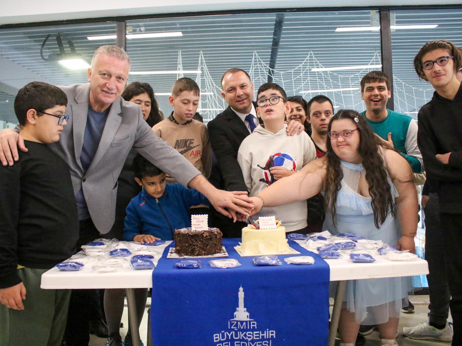 Havuz İzmir’de Duygulandıran Etkinlik 'Sevgi Varsa Engel Yoktur' (7)