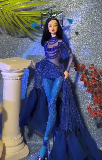 Içerik Üreticisi Barbie Bebek