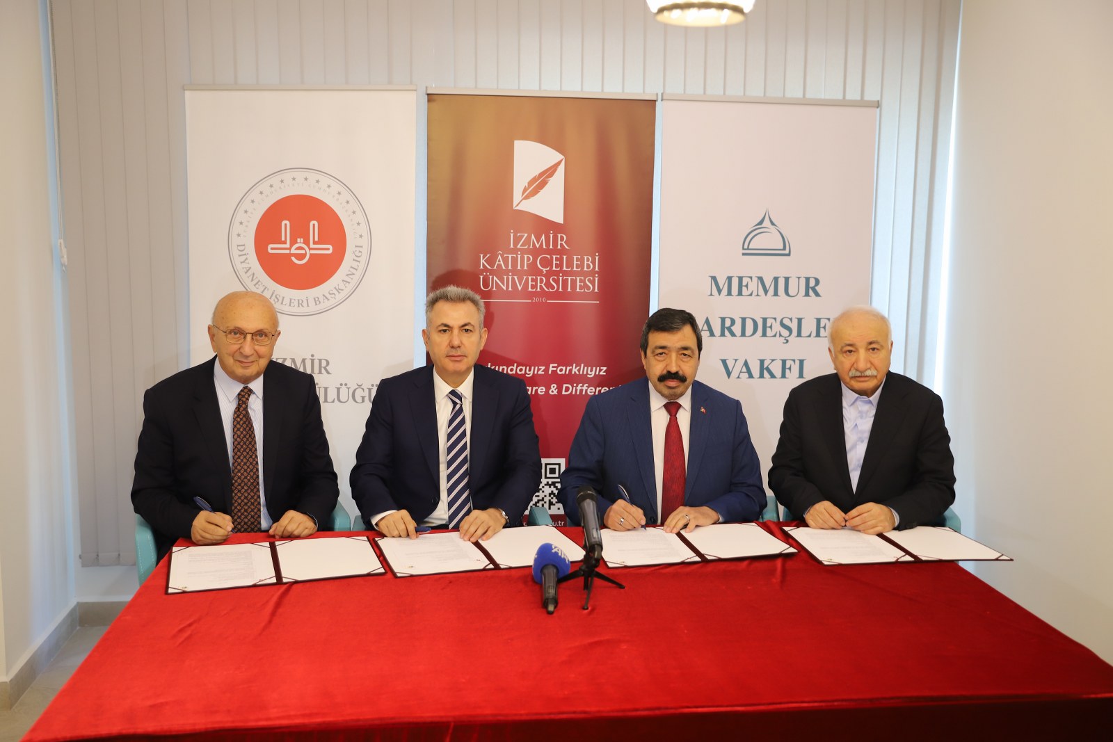 İkçü Memur Kardeşler Camisi Için Protokol Imzalandı (2)