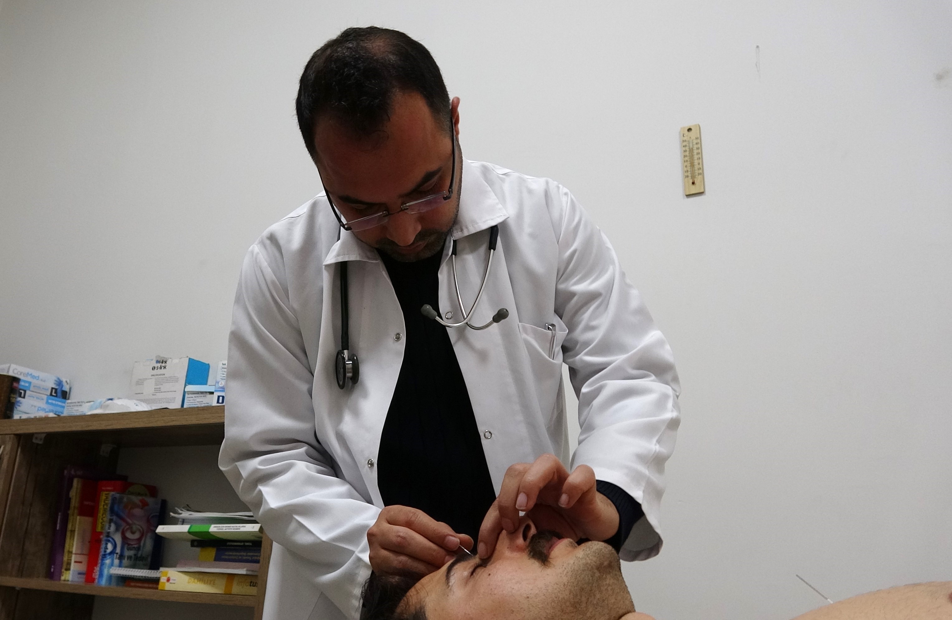 İlaçlar Çare Olmadı, Bu Yöntemle Ağrılarından Kurtuldular (1)