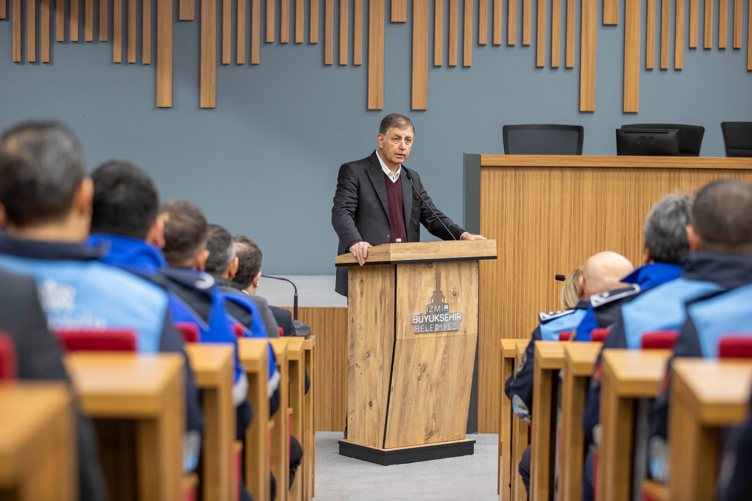 İzmir Büyükşehir Belediyesi Ailesi Yeni Yılı Birlikte Karşıladı 'İşimiz Namusumuzdur' (1)