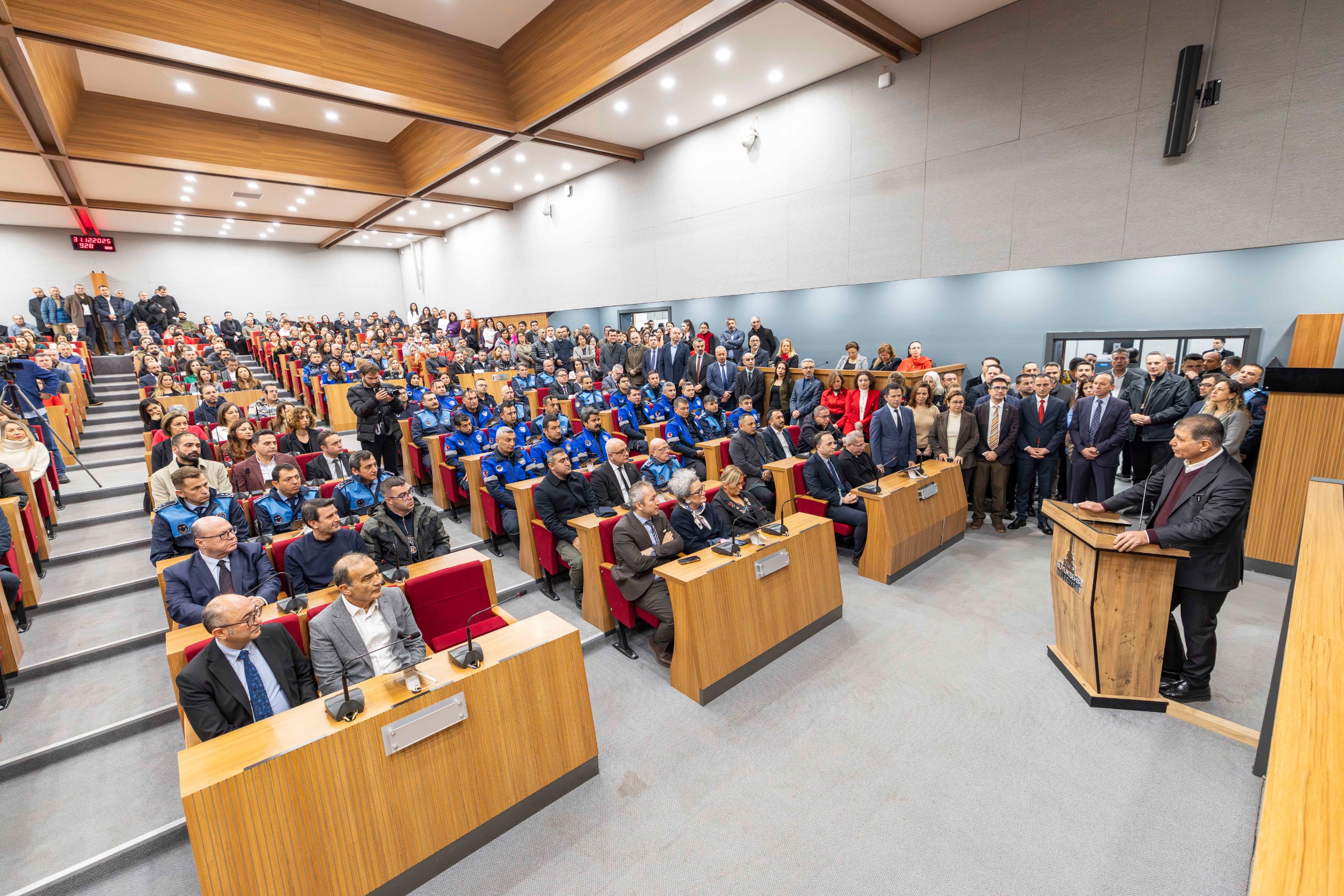 İzmir Büyükşehir Belediyesi Ailesi Yeni Yılı Birlikte Karşıladı 'İşimiz Namusumuzdur' (2)
