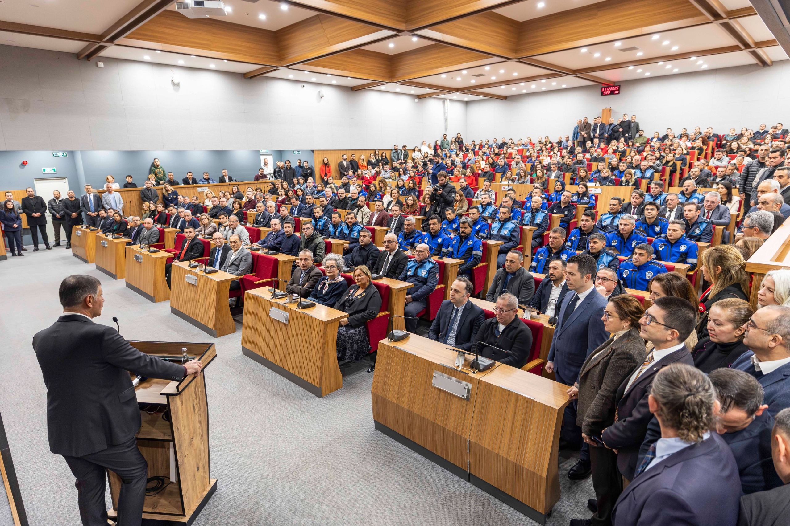 İzmir Büyükşehir Belediyesi Ailesi Yeni Yılı Birlikte Karşıladı 'İşimiz Namusumuzdur' (3)