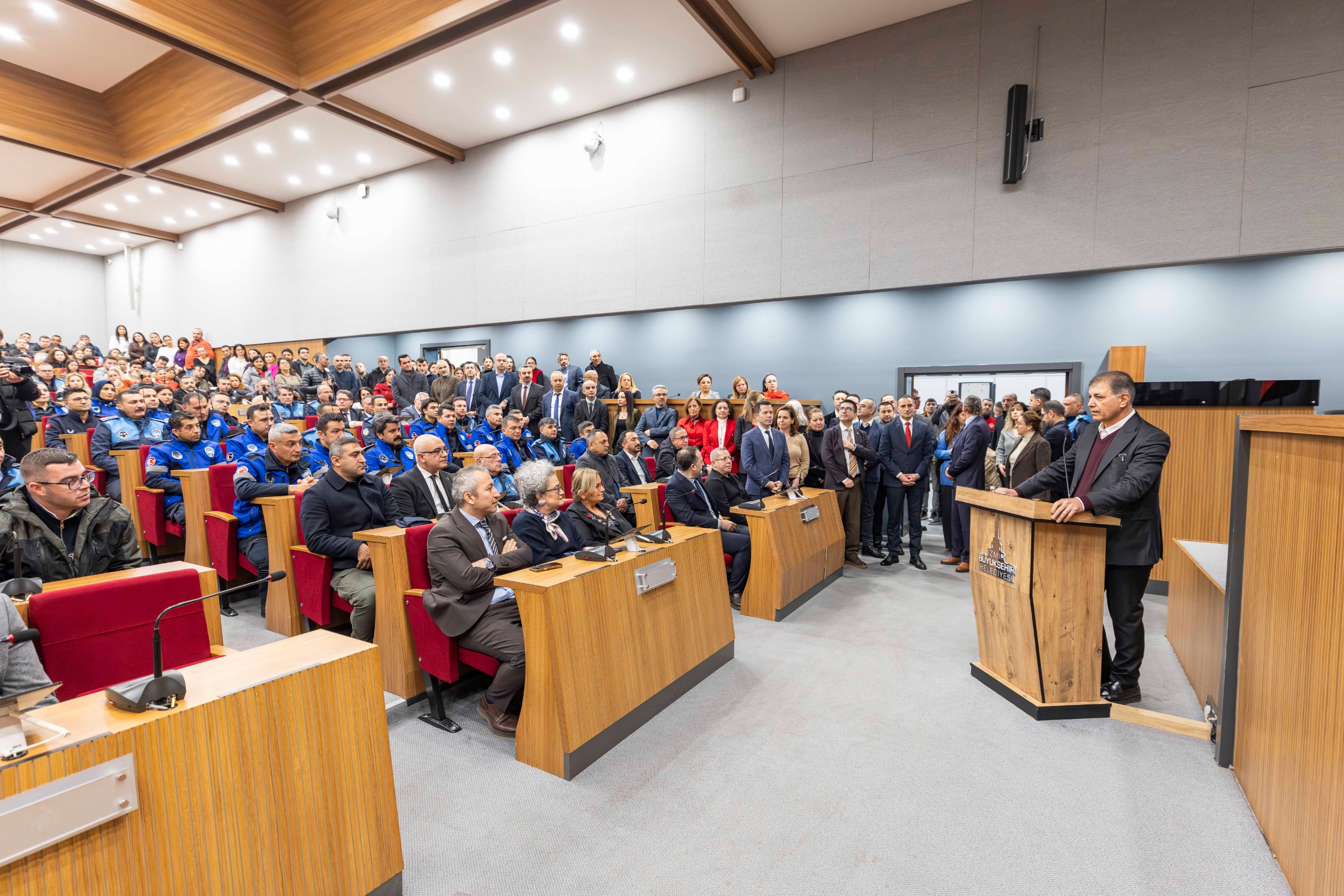 İzmir Büyükşehir Belediyesi Ailesi Yeni Yılı Birlikte Karşıladı 'İşimiz Namusumuzdur' (4)