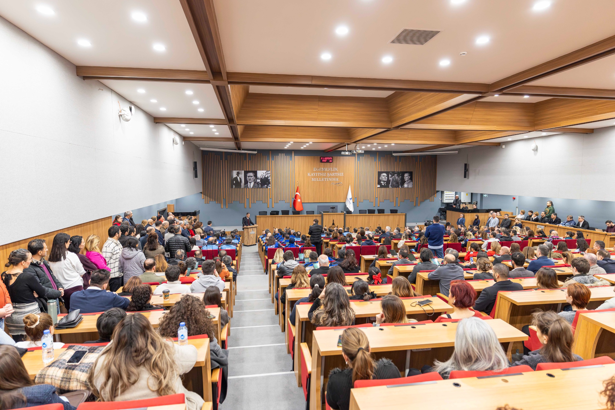 İzmir Büyükşehir Belediyesi Ailesi Yeni Yılı Birlikte Karşıladı 'İşimiz Namusumuzdur' (9)