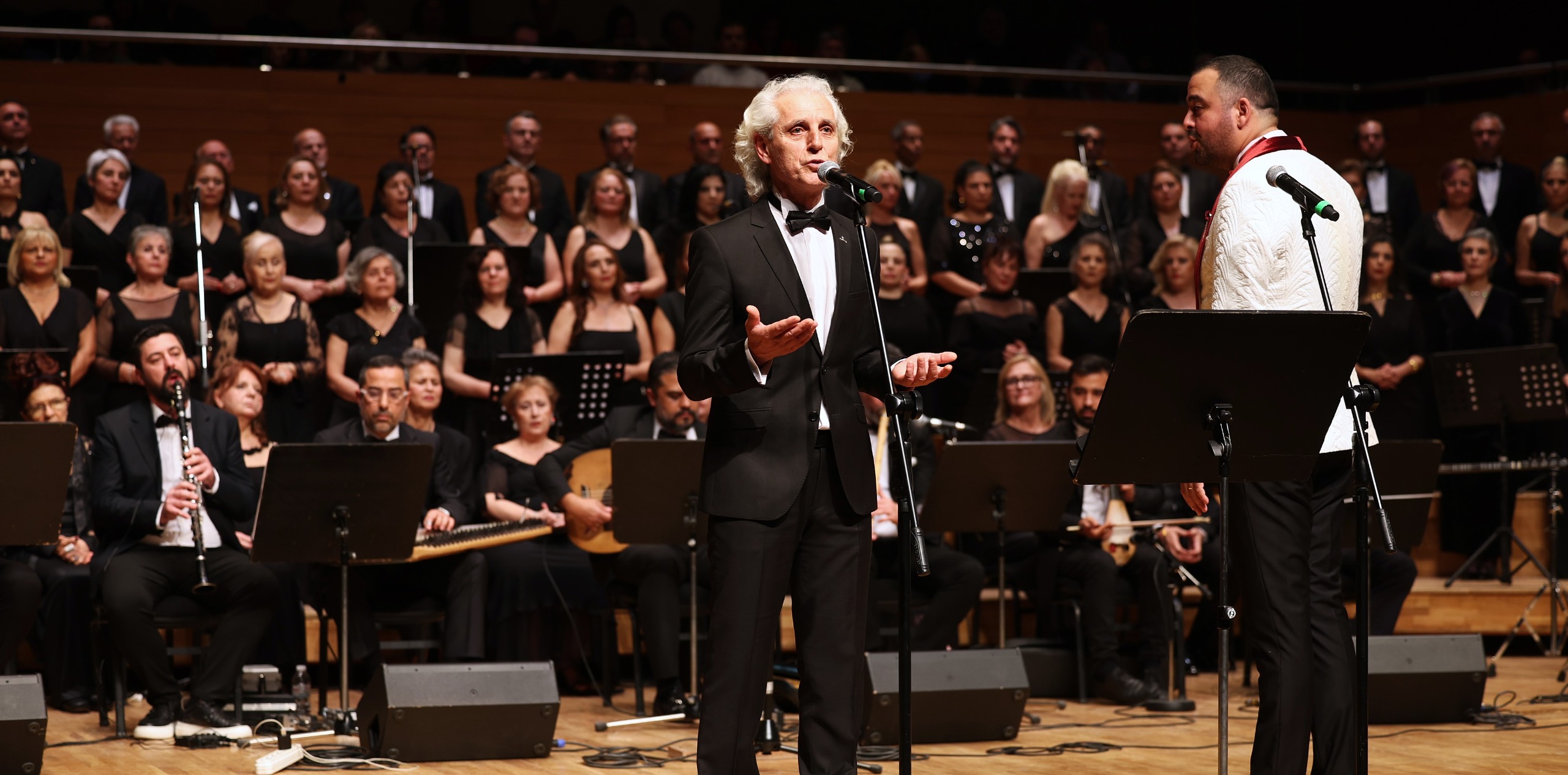 İzmir Büyükşehir Korosu 'Sonbahar Şarkıları'yla Büyüledi (2)