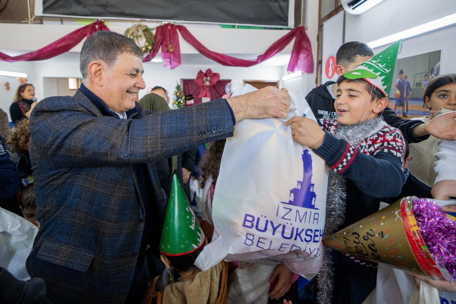 İzmir Büyükşehir’den Basmane’ye Özel Yeni Yıl Etkinliği (7)