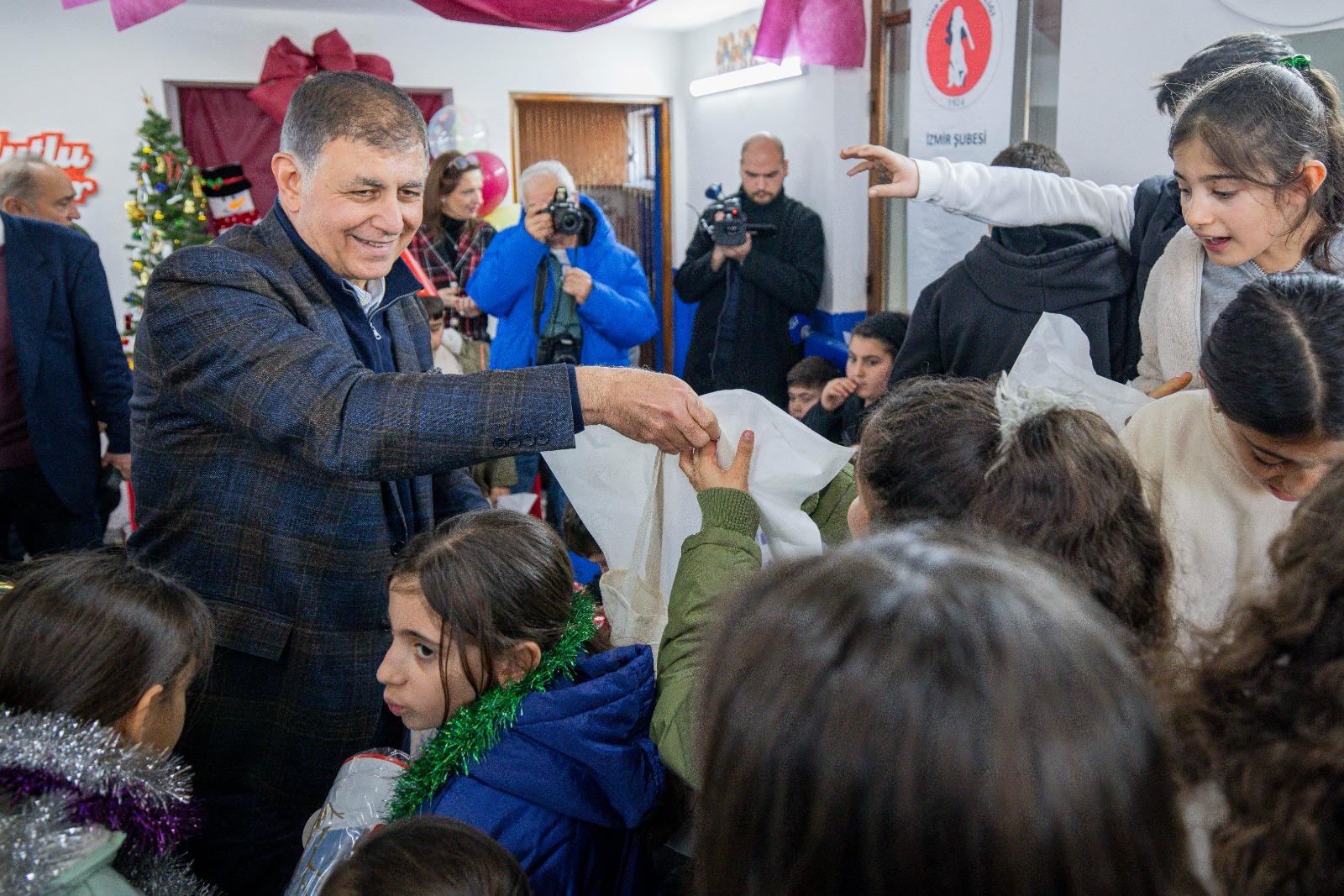 İzmir Büyükşehir’den Basmane’ye Özel Yeni Yıl Etkinliği (8)