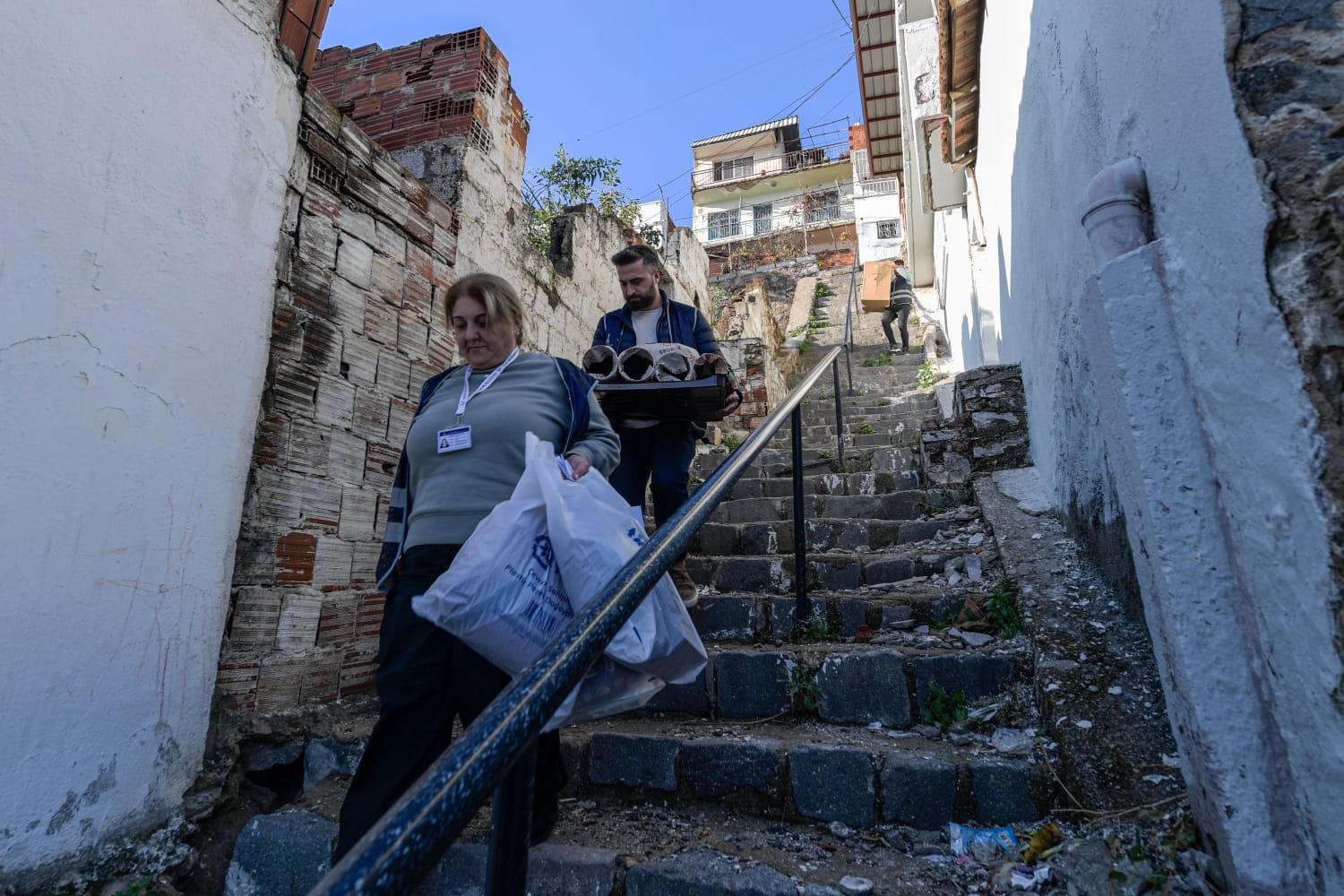 İzmir Büyükşehir’den Soğuklara Karşı Dev Yardım Binlerce Aile Yararlanıyor (9)