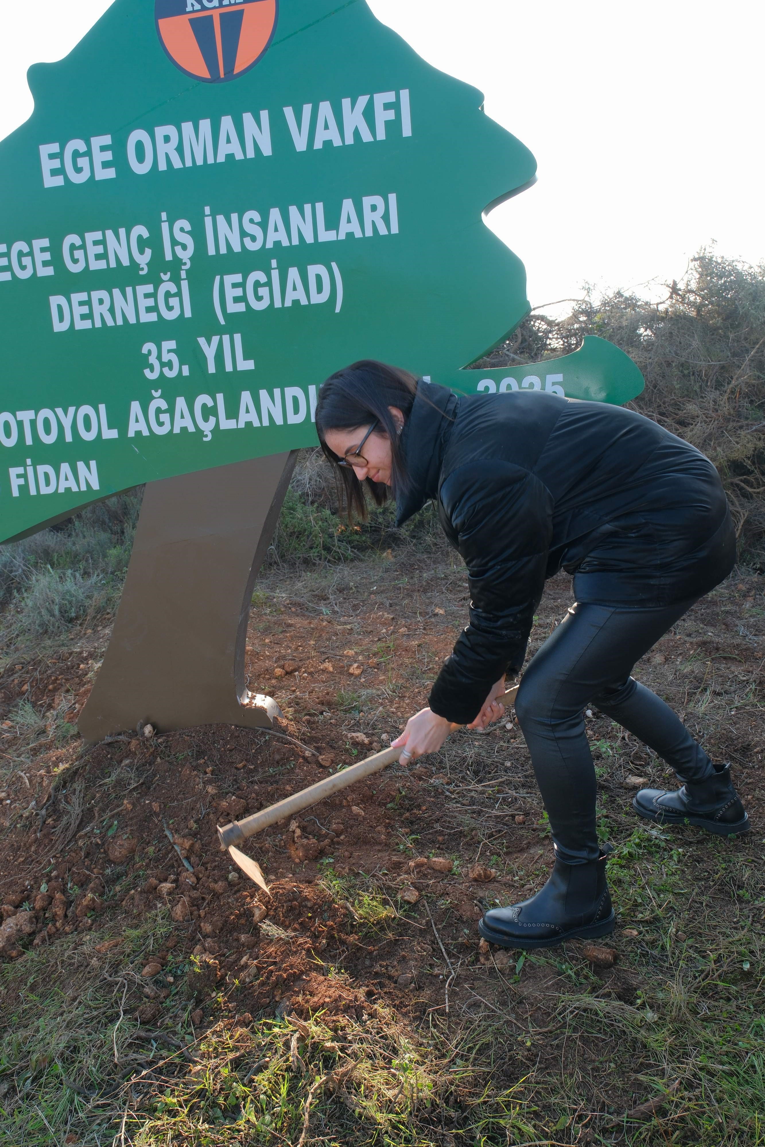 İzmir Çeşme Otoyolu Egi̇ad’la Yeşilleniyor (2)