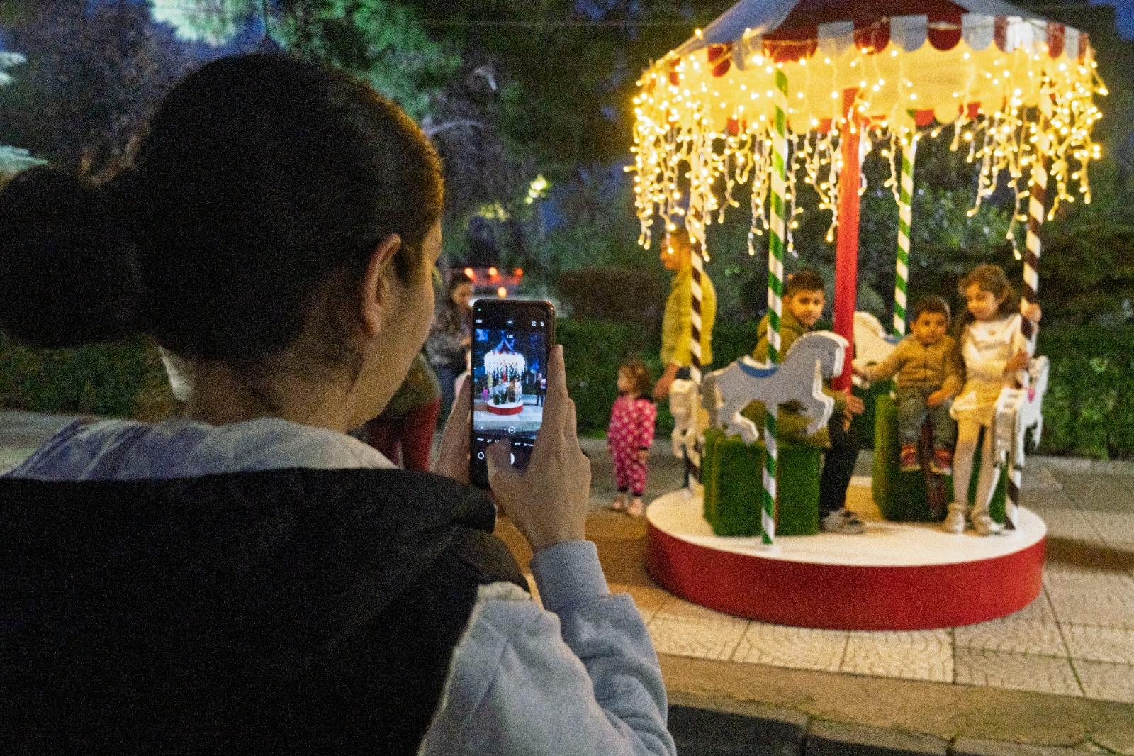 İzmir Yeni Yıla Işıl Işıl Giriyor Kent Rengarenk Süslendi (3)