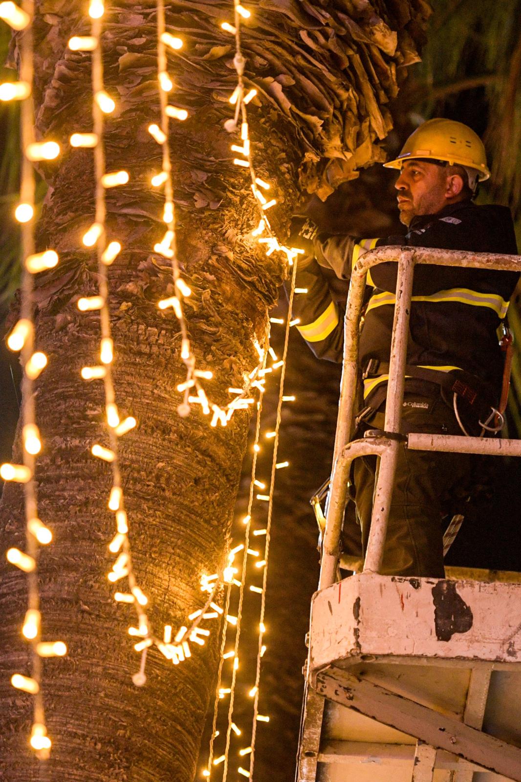 İzmir Yeni Yıla Işıl Işıl Giriyor Kent Rengarenk Süslendi (4)